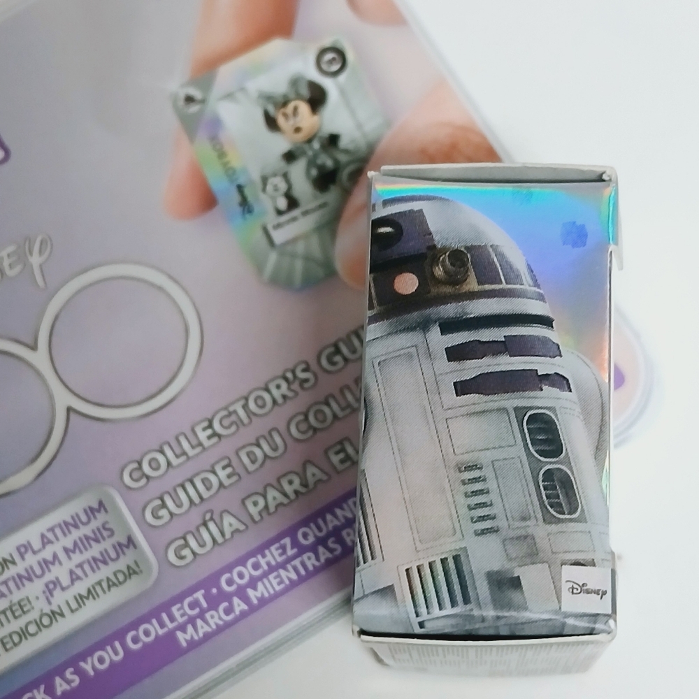 Zuru Mini Brands Disney Platinum Edition Star Wars R2-D2 - Picture 4 of 5